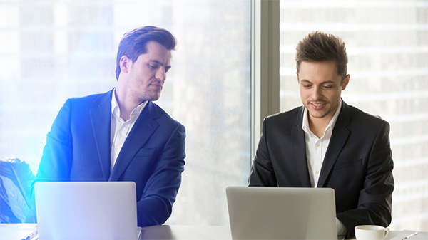 SAP S/4HANA迁移,BLUEFIELD迁移方法,Brownfield vs BLUEFIELD,SAP系统升级风险,选择性数据迁移,SNP转型案例,S/4HANA优化策略,零停机迁移,企业数字化转型